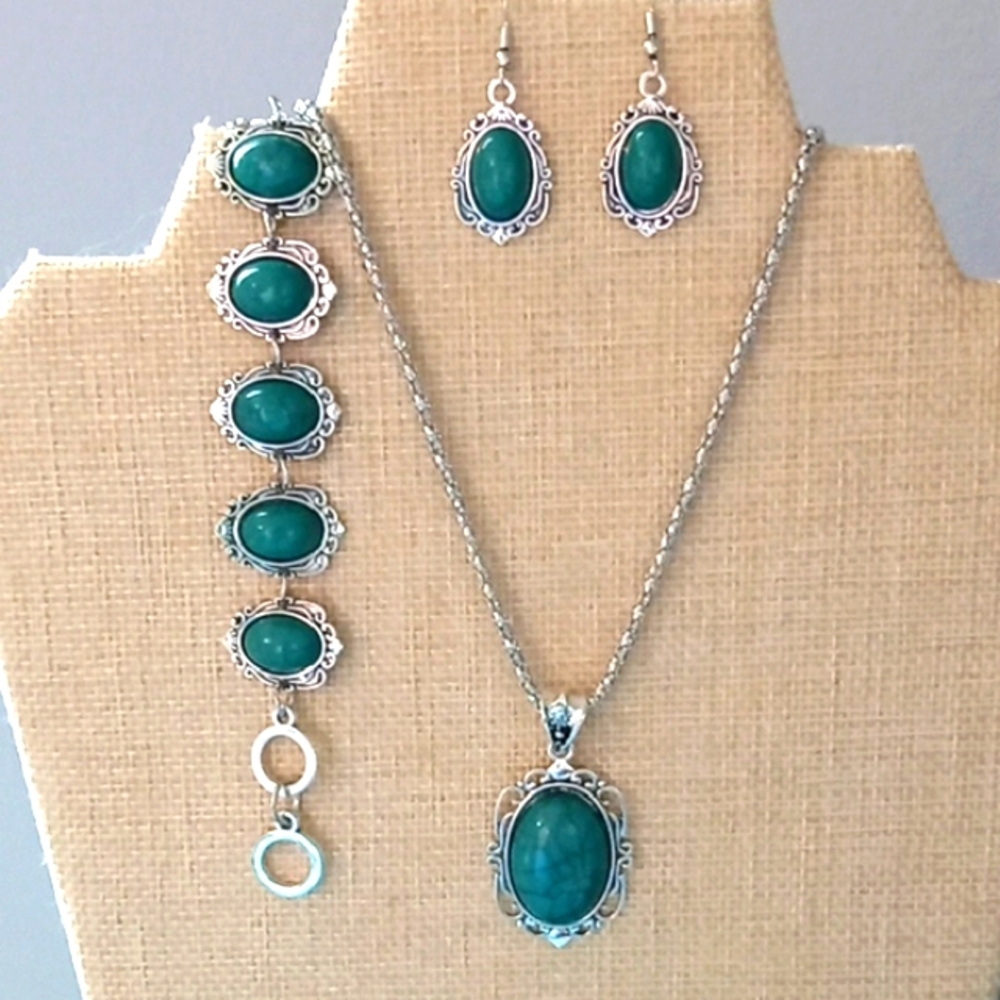 Green Turquoise Jewelry Set
